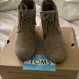 Toms Desert wedge